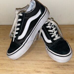 Vans Old Skool Skate Youth 13 Black Suede
Canvas Low Top Sneakers